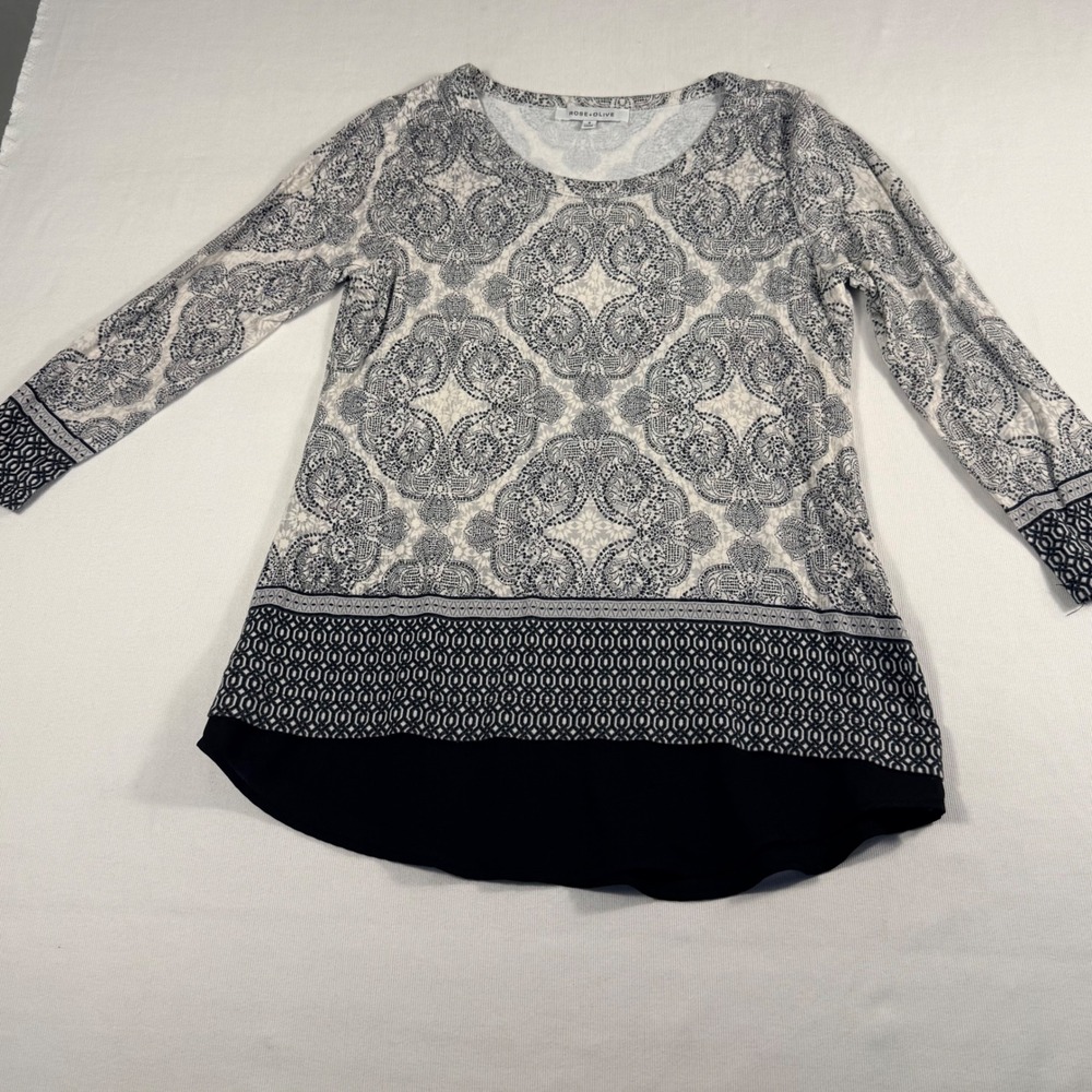 Rose + Olive Tunic Top S Black White Paisley Medallion Layered Hem‎ Long Sleeve